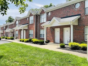 Ravenwood Glen in La Grange, KY - Building Photo - Building Photo