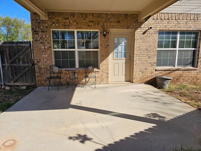 607 NE Ave E Pl in Andrews, TX - Building Photo - Building Photo