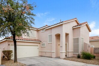 2446 Cliffwood Dr in Henderson, NV - Foto de edificio - Building Photo