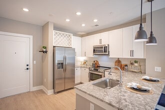 Margaux Midtown in Nashville, TN - Foto de edificio - Interior Photo