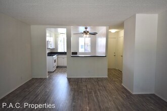 6954 Woodman Ave in Los Angeles, CA - Building Photo - Building Photo