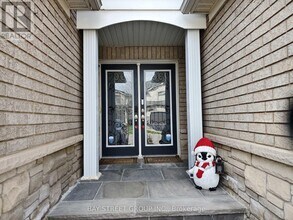 2466 Felhaber Crescent in Oakville, ON - Building Photo - Building Photo