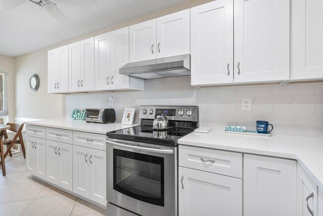 property at 5850 Sugar Palm Ct
