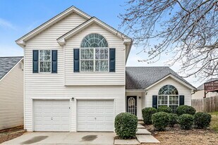 330 Greenway Dr in Covington, GA - Building Photo