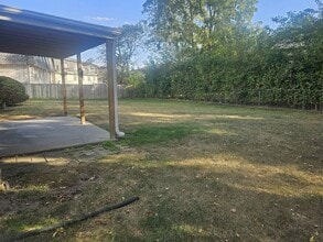 121 S Regency Dr in Bloomington, IL - Foto de edificio - Building Photo