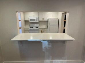 927 Stewart St in Santa Rosa, CA - Building Photo - Building Photo