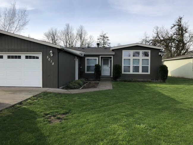 property at 5018 Cedar St SE