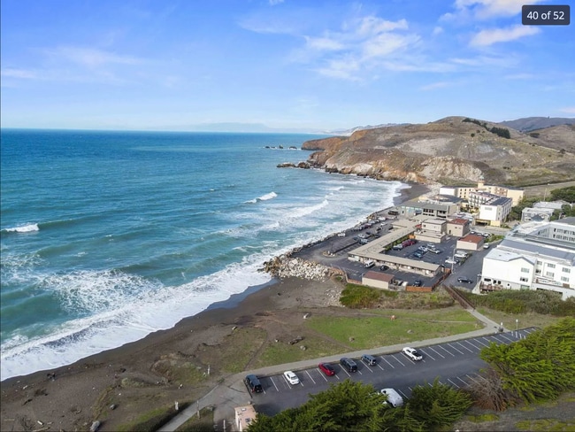411 Dondee Way in Pacifica, CA - Building Photo - Building Photo