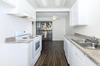 Palm Lane Apartment Homes in Anaheim, CA - Building Photo - Building Photo