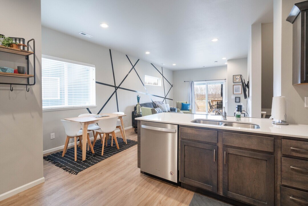 Summerland Twinhomes: Modern Comfort in Waterloo in Waterloo, IA - Building Photo