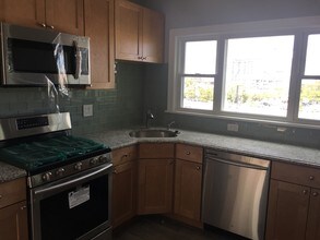 19 New Hampshire Ave, Unit 3 in Somerville, MA - Foto de edificio - Building Photo