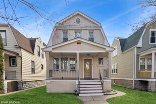 5929 W Leland Ave, Unit 2 in Chicago, IL - Building Photo