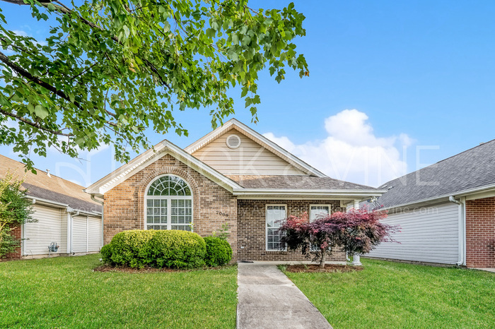 2009 Village Ln in Calera, AL - Foto de edificio