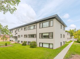 Skyview Apartments in Edmonton, AB - Building Photo