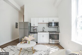 407 S 42nd St in Philadelphia, PA - Building Photo - Building Photo