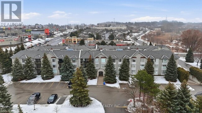 property at 990 Golf Links Rd