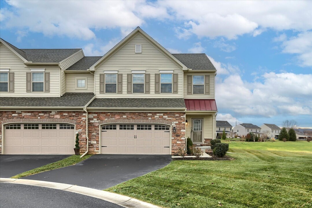 750 Westland Ct in Mechanicsburg, PA - Building Photo