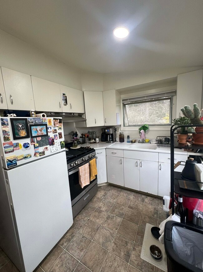 826 Dryden Rd, Unit 2 in Ithaca, NY - Building Photo - Building Photo