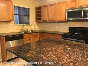 3000 S 1st St-Unit -Unit 105 in Austin, TX - Building Photo - Building Photo