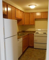 Building Photo - Woodhaven Apartamentos in Syracuse, New York