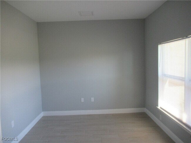 2921 NW 18th Terrace in Cape Coral, FL - Building Photo - Building Photo