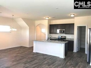 323 Bonhomme Ct in Lexington, SC - Building Photo - Building Photo