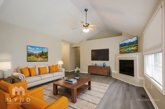 413 Denton Cir in Republic, MO - Foto de edificio - Building Photo