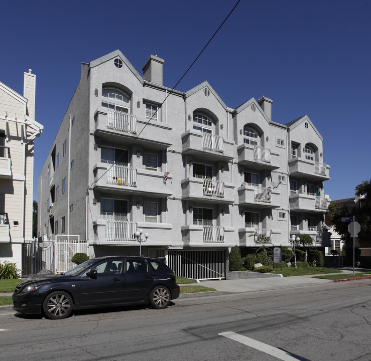 10823 Hortense St in North Hollywood, CA - Building Photo