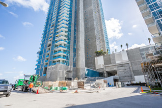 Bay 30 Apartments in Miami, FL - Building Photo - Building Photo