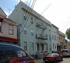 25-27 Warwick St in Newark, NJ - Building Photo