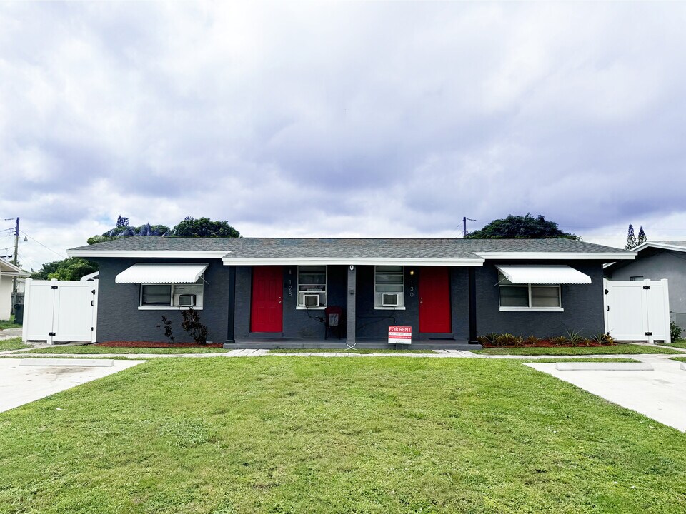 128 NW 13th Avenue, Unit 130NW13thAve. in Delray Beach, FL - Building Photo