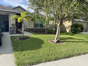 529 19th St NW in Ruskin, FL - Building Photo - Building Photo