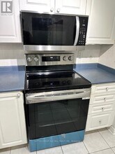 1 Elm Dr W in Mississauga, ON - Building Photo - Building Photo