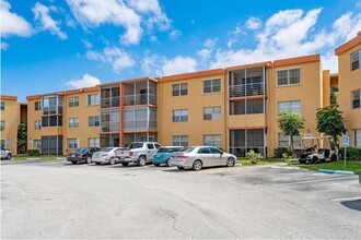 4314 NW 9th Ave, Unit 42B in Pompano Beach, FL - Building Photo - Building Photo