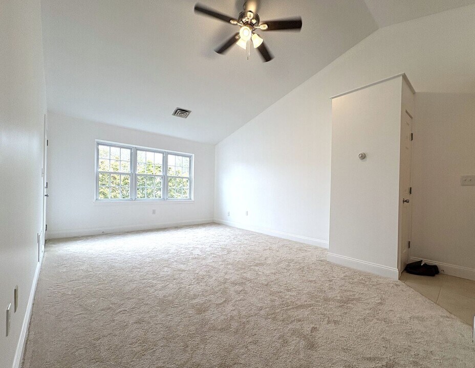 600 Brookside Dr in Andover, MA - Building Photo