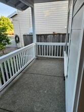 203 NE 55th Ave in Hillsboro, OR - Building Photo - Building Photo