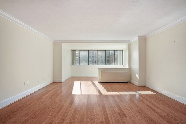 8 Whittier Pl, Unit 7F in Boston, MA - Building Photo - Building Photo