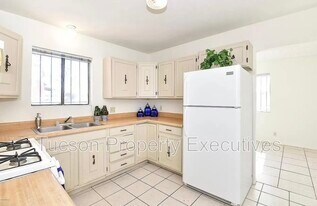 902 E Elm St in Tucson, AZ - Building Photo