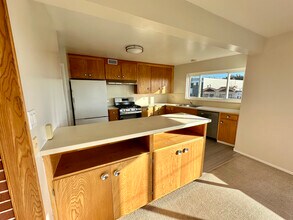 2598 24th Ave, Unit 2598 in San Francisco, CA - Building Photo - Building Photo