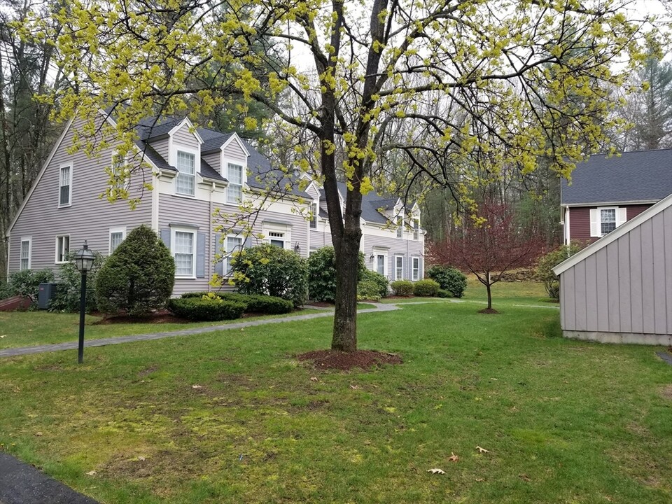 36 Cranberry Ln in Concord, MA - Building Photo