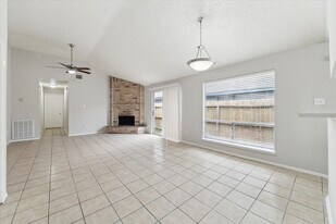 10032 Ridgecoral Dr in Houston, TX - Building Photo