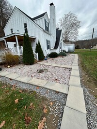 207 Flaugherty Run Rd in Coraopolis, PA - Building Photo - Building Photo