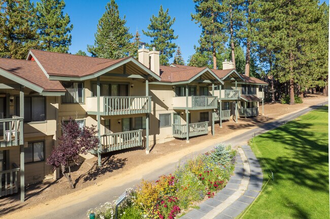 Bear Meadows in Big Bear Lake, CA - Building Photo - Building Photo