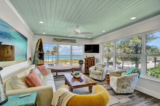 1701 Gulf Way in St Pete Beach, FL - Building Photo - Building Photo