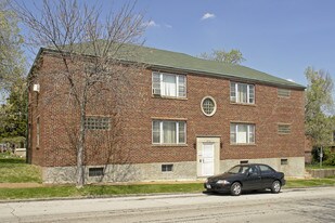 4915 Pernod Ave in St. Louis, MO - Building Photo