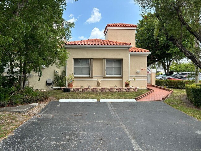 property at 6427 SW 132nd Ct Cir