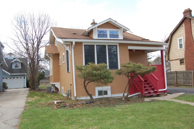 430 S Monterey Ave in Villa Park, IL - Building Photo - Building Photo