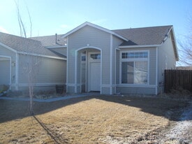 930 Desert Breeze Way in Fernley, NV - Building Photo