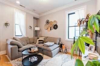 1709 N Crilly Ct in Chicago, IL - Building Photo - Building Photo