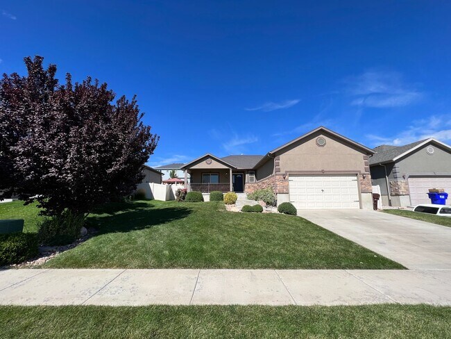 7583 Naomi Ln in Eagle Mountain, UT - Building Photo - Building Photo